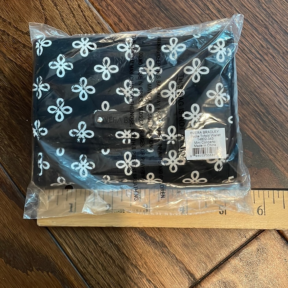 Vera Bradley Petite Trifold Wallet Mini Concerto Black and White New With Tag